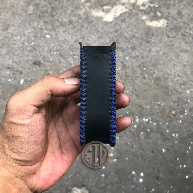 Leather Sleeve Case TRML T200 Kulit Hitam Biru Motif Polos Logo 2