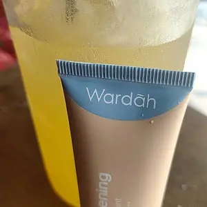 Wardah Lightening Fresh BB Tint 15 ml -SPF 32 PA+++ [ KECIL ]