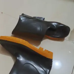 Sepatu Boot Pria Hitam Karet Anti Slip Tinggi 38 Cm Shoes Kerja