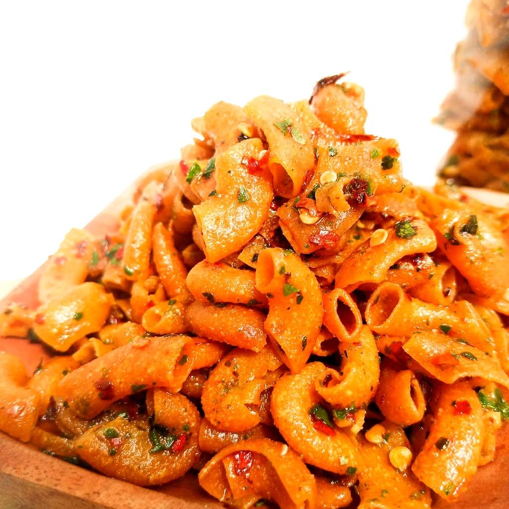 Makaroni Pedas Daun Jeruk 1/4kg Enak Gurih Nikmat Mantap Food Snacks Kering Makanan Cemilan Keripik Crispy snack murah