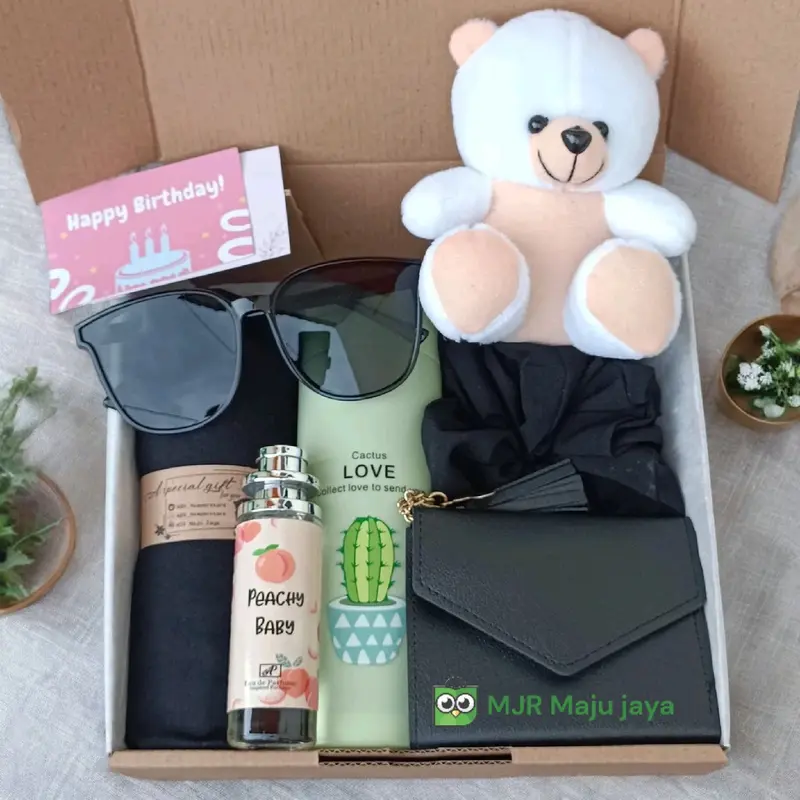 Hampers kado serba warna hitam untuk cewek ulang tahun, anniversary, hadiah, gift box boneka tedy bear 0
