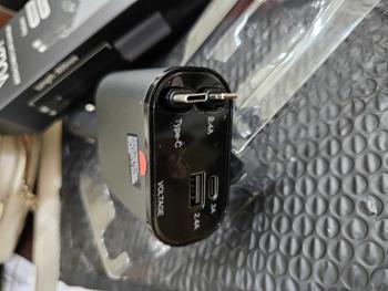 Product Review of Volza Retractable Charger (4in1) Kabel Fast Charging Cable Adaptor Aluminium Panjang iphone from B**K W**E 1** 0