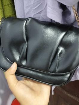 Product Review of [Beli Lokal] Deliwafa -Selempang Wanita Slingbag Premium Tas Canira from m**🪷 2