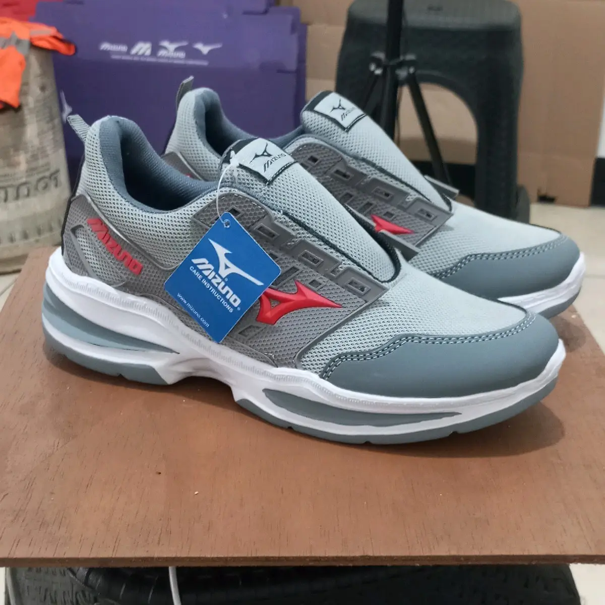 sepatu running viral Mizuno sepatu pria wanita masa kini Outdoor