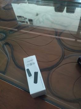Product Review of Royals Cleaner Pembersih Layar Portable Premium mudah dibawa kemana-mana dengan built in 2 in 1 alat semprot dan kain microfiber premium disertakan dengan cairan Royals Mist untuk menjaga HP kalian tetap wangi dan juga aman Spray Accessories Camera from D**p 1