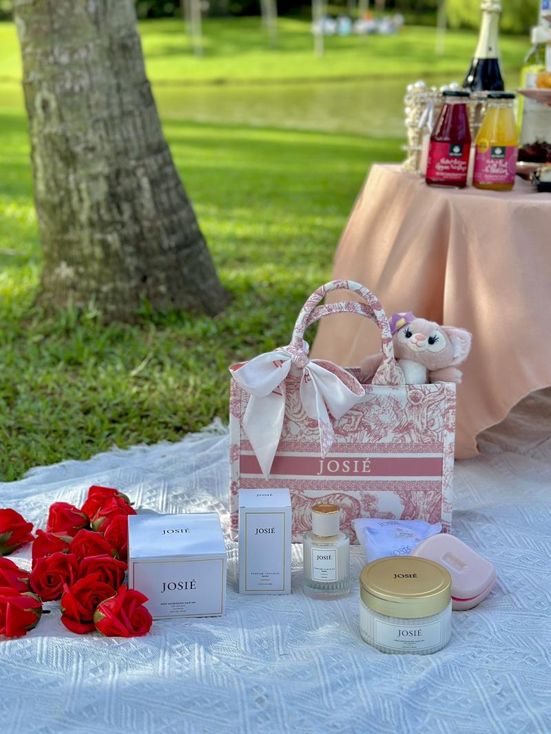 Product Introduction of Limited Edition Gift Set- Josie hair mist, hair spa conditioner 1