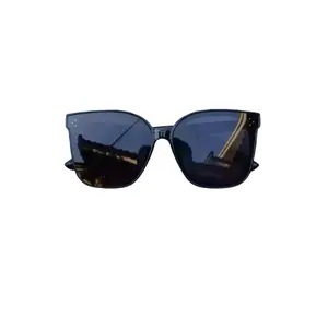 Kacamata Fashion Wanita Hitam Polarized Super Mewah Eyewear Sunglasses Terfavorit Lensa Polarized Kualitas Super Mewah Black