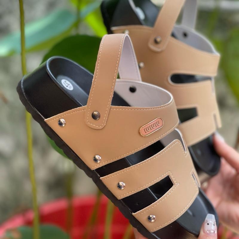 Giày sandan quai ngang (A2)tán ốc , đế cao 3cm, tán  ốc  xung quanh chất  chấn ,mẫu  chuẩn size, chân tròn thì tăng dùm shop 1 siz