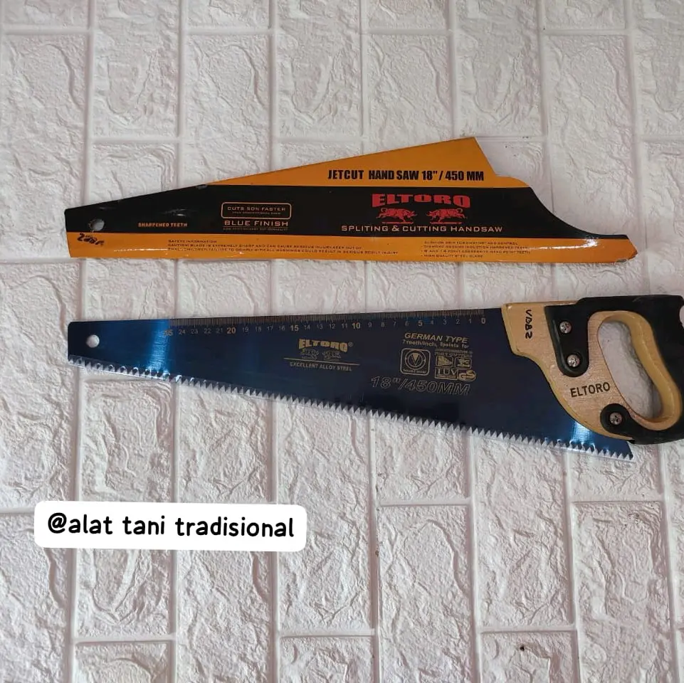 Gergaji Eltoro untuk memotong kayu