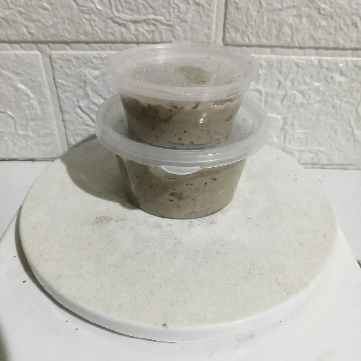GETAH PULUT TIDAK BAU DAN SANGAT HEMAT ISI 2 YANG 41 gr & 23 gr
