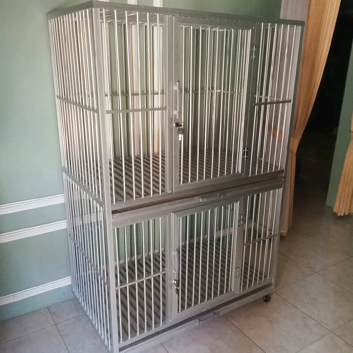 Kandang Kucing dengan Desain Modern dan Praktis