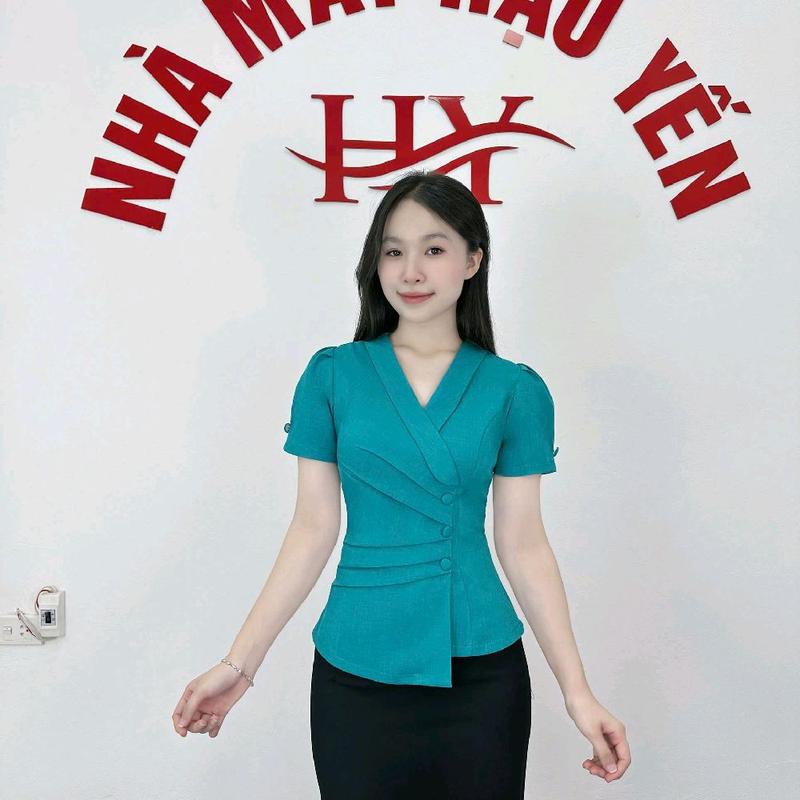  V45 Áo thiết kế nhà may Hậu Yến  chất xước thái có độ co giãn nhẹ thấm hút mồ hôi hạn chế nhăn nhàu 