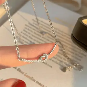 Kalung Wanita Minimalis Mutiara Silver Simpul Senyum Simple Aksesoris Elegan Korea Style