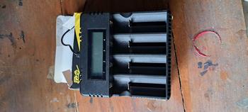 Product Review of Charger LED Indikator 4 Slot Universal Baterai - HD-8992A from R**n 0