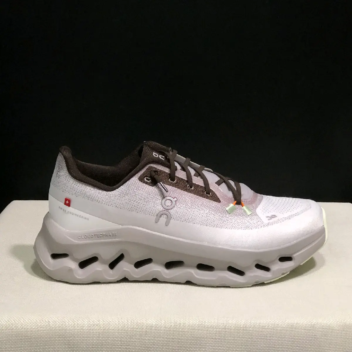 SEPATU ON CLOUDTILT QUARTZ PEARL