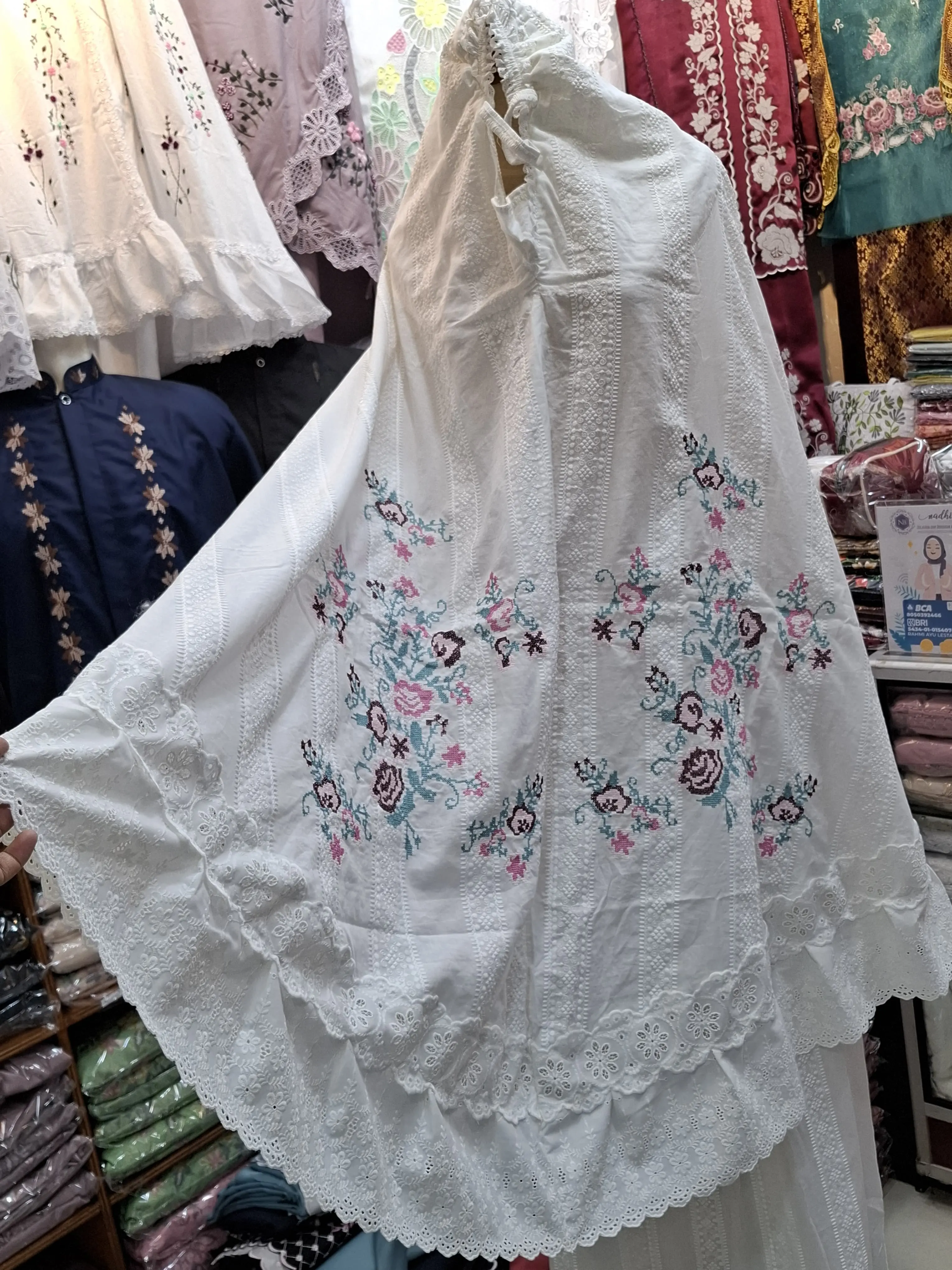 Mukena bordir strimin / mukena bordir bukittinggi