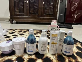 Product Review of ISWHITE Perfect Glowing Body Protection Complete Package-Paket Cerah Glowing Maksimal Sebadan | Mencerahkan Kulit Hingga Ke Sela Tergelap | Halal BPOM from D**a 1