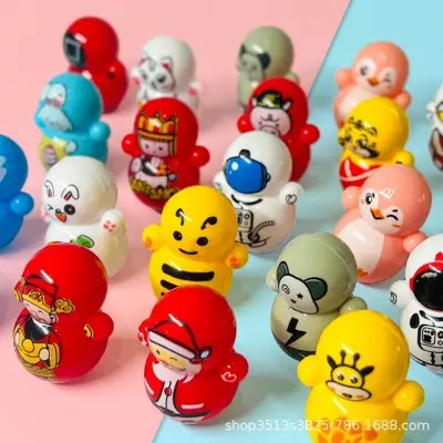 1 con lật đật ngẫu nhiên cho bé