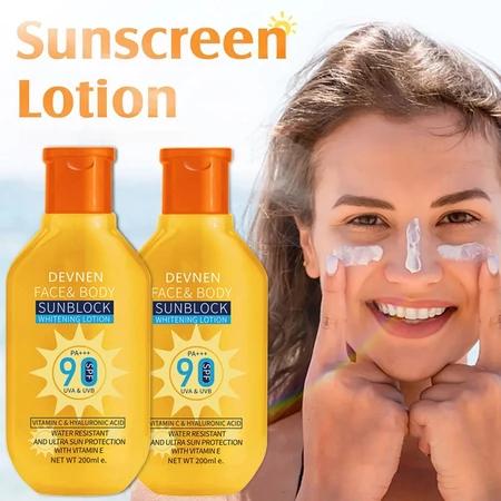 Glowing Up Sunscreen Lotion 200ML Whitening Sunblock Cream SPF90 PA +++ Wajah Dan Badan Sunscreen Sun Protect & Moisture Lotion UV Protection Tahan Air Double Whitening Sun Block SPF 90 Sun Screen Wajah Sunblock Tahan 12 Jam PA+++