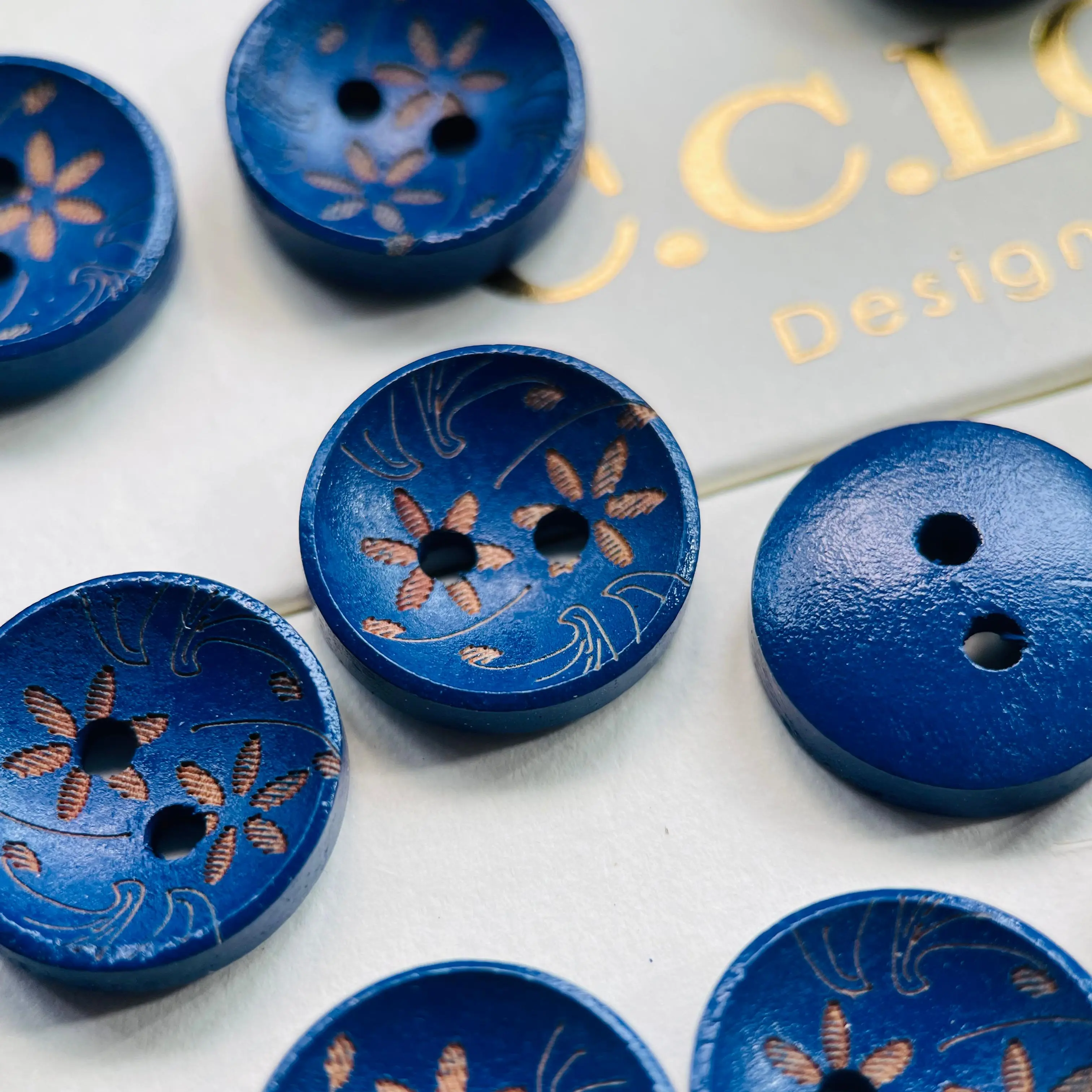Blue and Dark Vintage Flower Wood Shirt Buttons for textile Sewing Supply, 15mm, 10/20 Pcs