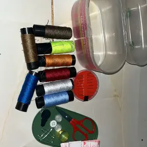 Set Alat Peralatan Jahit Menjahit Baju Sewing Box Benang Jarum Kancing Peniti Kit Gunting