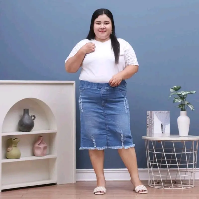 Rok jeans pendek wanita // rok jeans mini rawis // rok jeans wanita whisker // rok jeans wanita kekinian // rok jeans jumbo //rok jeans pinggang karet 3