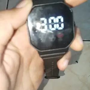 Jam Tangan LED Silicone Jam Tangan Karet Silicone Jam Tangan Digital Unisex Jam Cewek Digital Watch Jam Tangan Anak LED Jam Tangan Anti Air Sport Watch