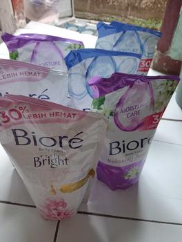 Product Review of [Special Creator] Biore 800ml Pouch Refill Sixpack - Sabun Mandi Cair from l**a 0