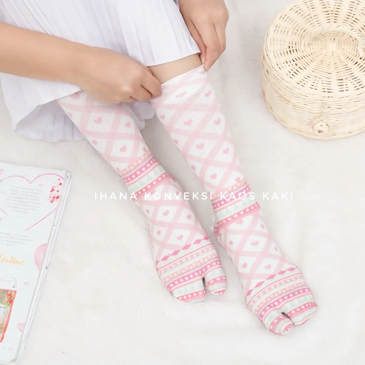 LUSINAN kaus kaki jempol Fullprint muslimah dewasa panjang L sebetis  bahan nylon spandek / kaoskaki wanita muslimah Motif dewasa / untuk  umroh tawaf dan ibu pengajian