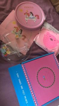 Product Review of [พร้อมส่ง]ชุดปั๊มมือเท้าเด็กแรกเกิดกล่องเหล็ก พร้อมของตกแต่งฟรี !! from p**🇵 0