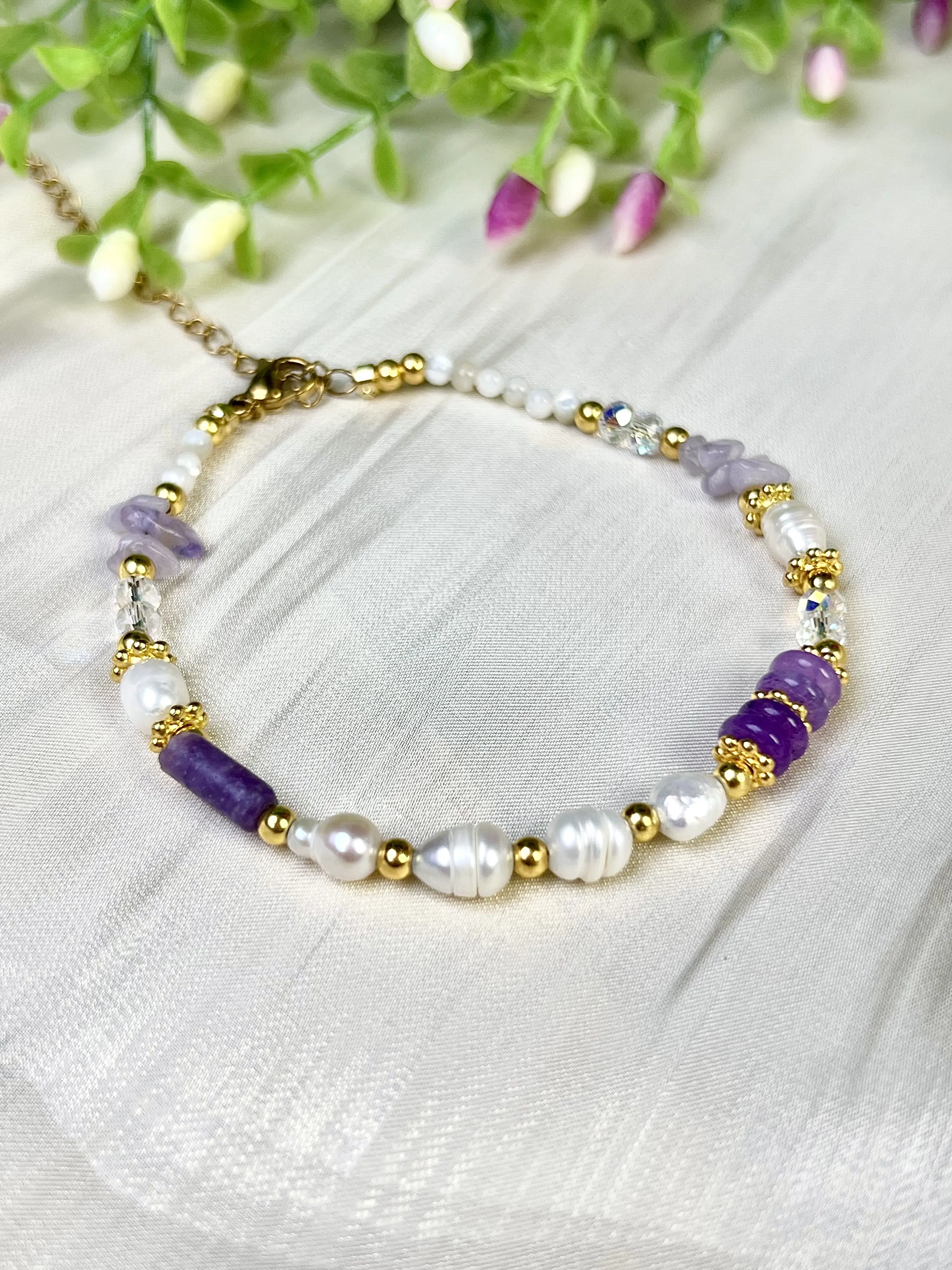 "Mysterious Purple Dream” Women‘s Fashion Crystal Beaded Bracelet