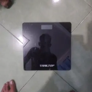 [READY] TrailTop Timbangan Badan Digital 180kg Layar LED LCD Elegan Material ABS Kokoh dengan Display Akurat & Platform Tempered Glass 4mm Original Impor