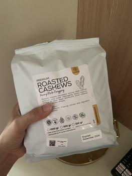 Product Review of Kacang Mede Jumbo Oven 1 KG/ Roasted Chasew Galleo Kacang Mete from u**3 1