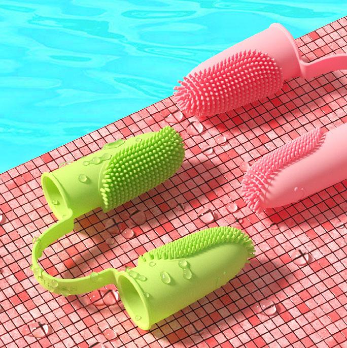 Product Introduction of Pet Double-Finger Toothbrush 135º Surround Bristles for Easy Teeth Cleaning Dental Care for Puppies Cats Small Pets 17