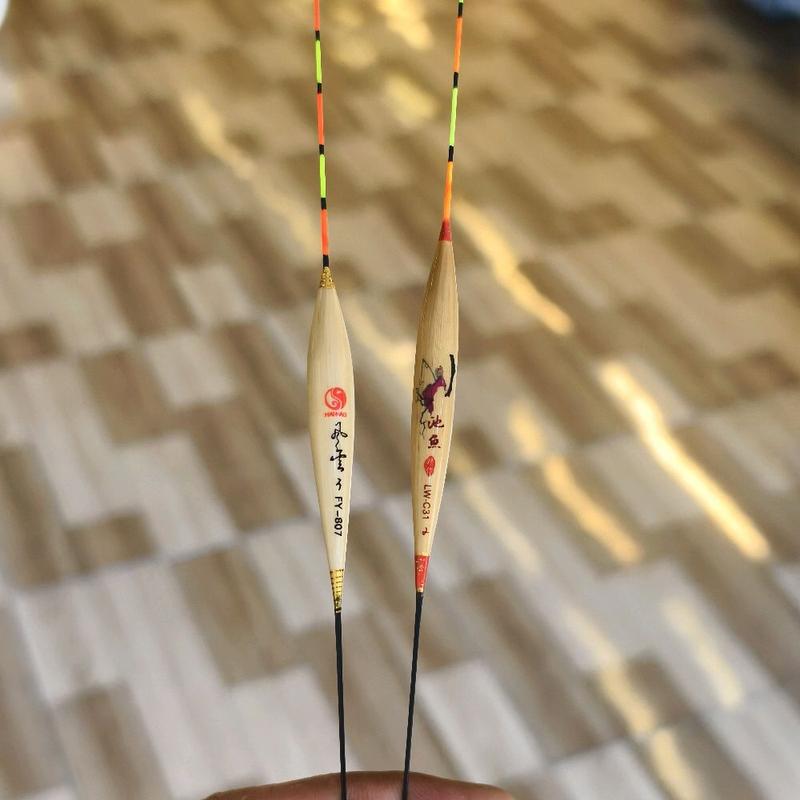 Phao chuyên câu rơi bằng cỏ lau, chất liệu nhẹ Chuyên Rô phi. Tín hiệu chuẩn. Phao câu cá