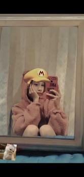 Product Review of Sweater Hoodie Crope V Bear Sherpa Bulu Domba Fit Wanita Tebal Oversize Cream from w**🫧 0