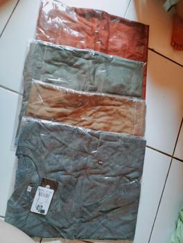 Product Review of 4 pcs 100 ribu |  kaos poket saku |pria /wanita RENDOM WARNA  |lengan pendek santai|  kaos polos  Semi Katun Baju Oblong Distro Dewasa  t-shirt from H**a E**y 0