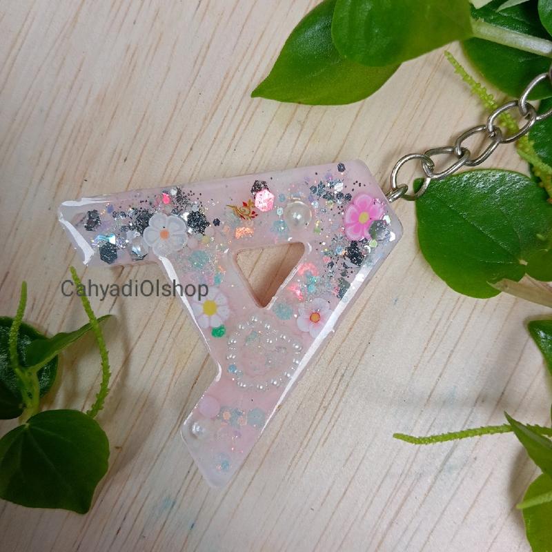 gantungan terbaru huruf resin keiychain aksesoris tas lucu 3