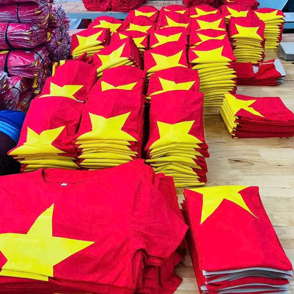 áo cờ đỏ sao vàng ( hàng bán shop)