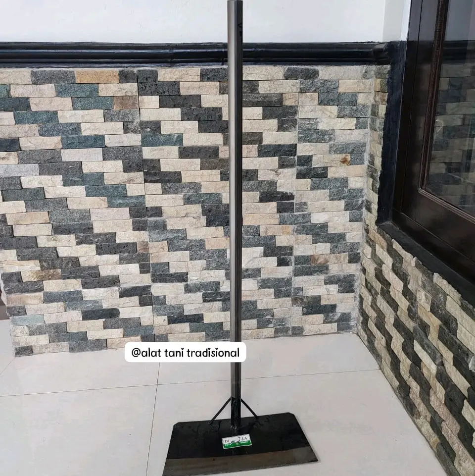 Garuk tanah merk DILA untuk menggaruk tanah kering