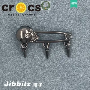 jibbitz charms2023 baru, gesper sepatu, aksesoris sepatu lubang, tekstur logam Gesper dekoratif DIY Hiasan sandal Accesories sandal