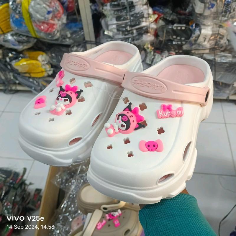 crock baim kuromi sandal sepatu anak perempuan, karet empuk dan ringan elegan dan trendy Fashion Kaki 8