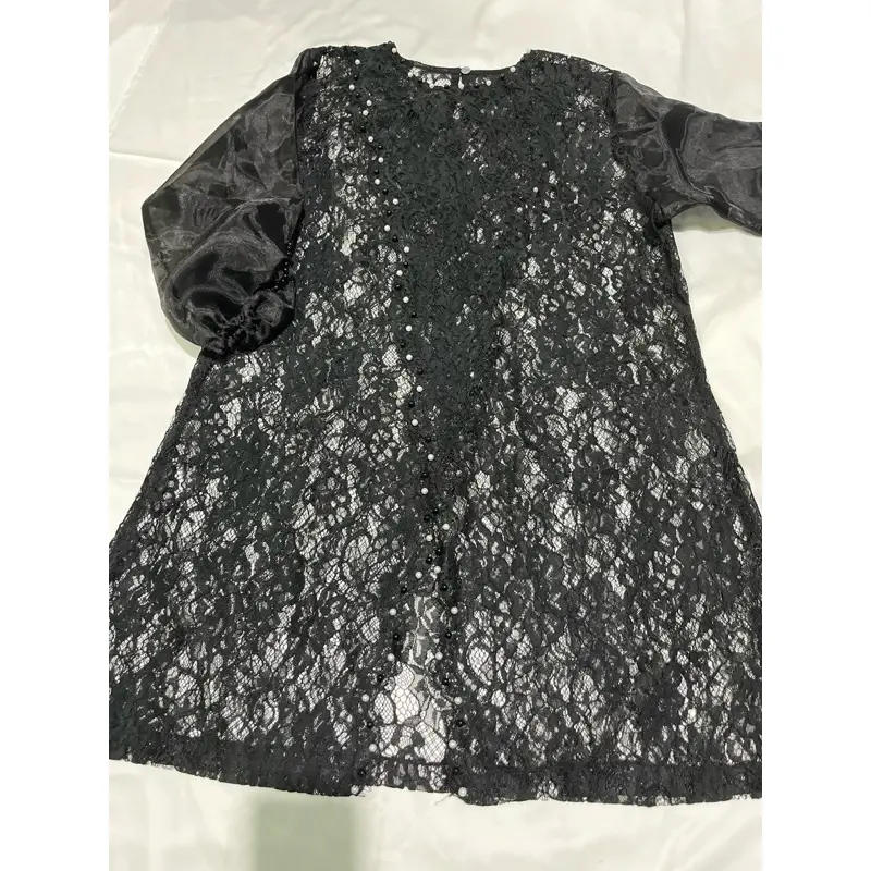 Hitam Lace