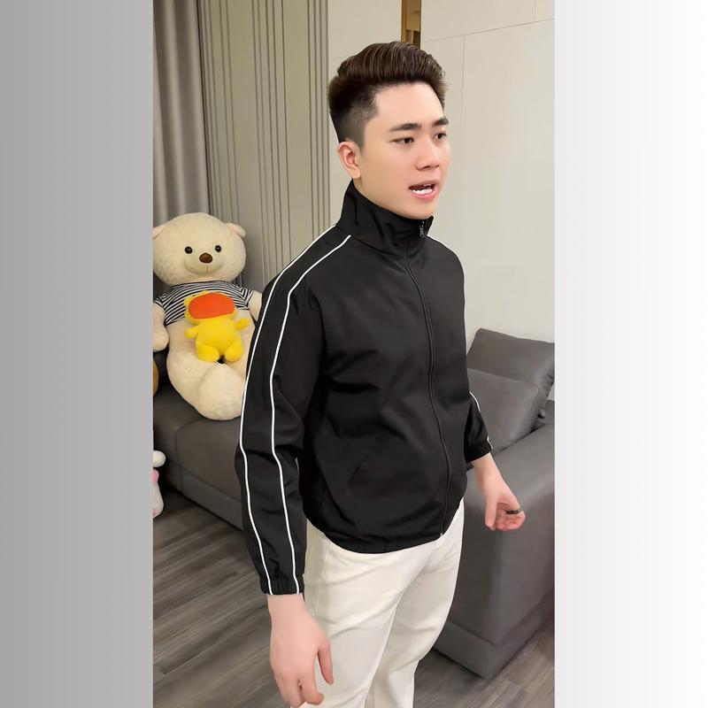   Độc Quyền Đạt Tích Cực  Áo Khoác Gió Viền Sọc Vai Nam Nữ 2 Lớp - Chất Liệu Gió Tráng Chống Thấm Nước,Phong Cách Trẻ Trung 