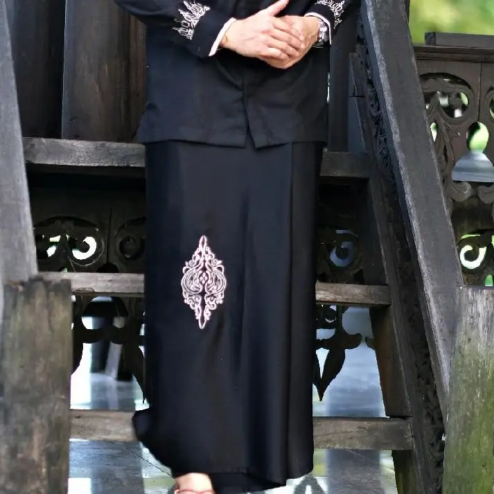 (Hanya Sarung Saja) Sarung Sultan & Kutaradja Al Abrar - Muslim Dewasa By Mihalul Abrar - Hitam - Santri