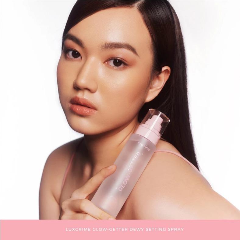 Luxcrime Glow-Getter Dewy Setting Spray - Makeup Tahan Lama Transferproof & Melembabkan Kulit 24 Jam 2