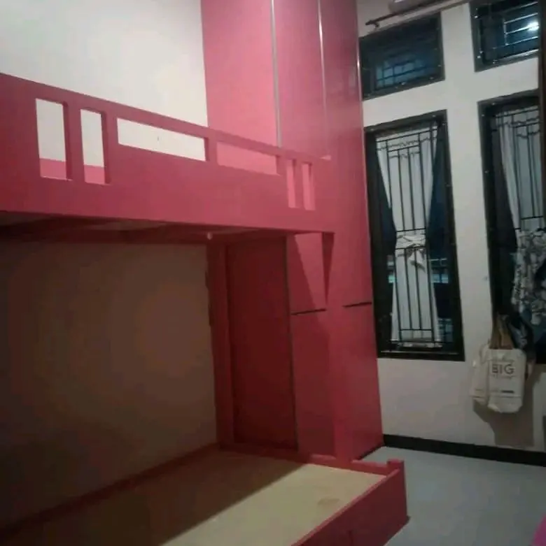 Tempat Tidur Bertingkat + Lemari Pakaian Tempahan Furniture 1
