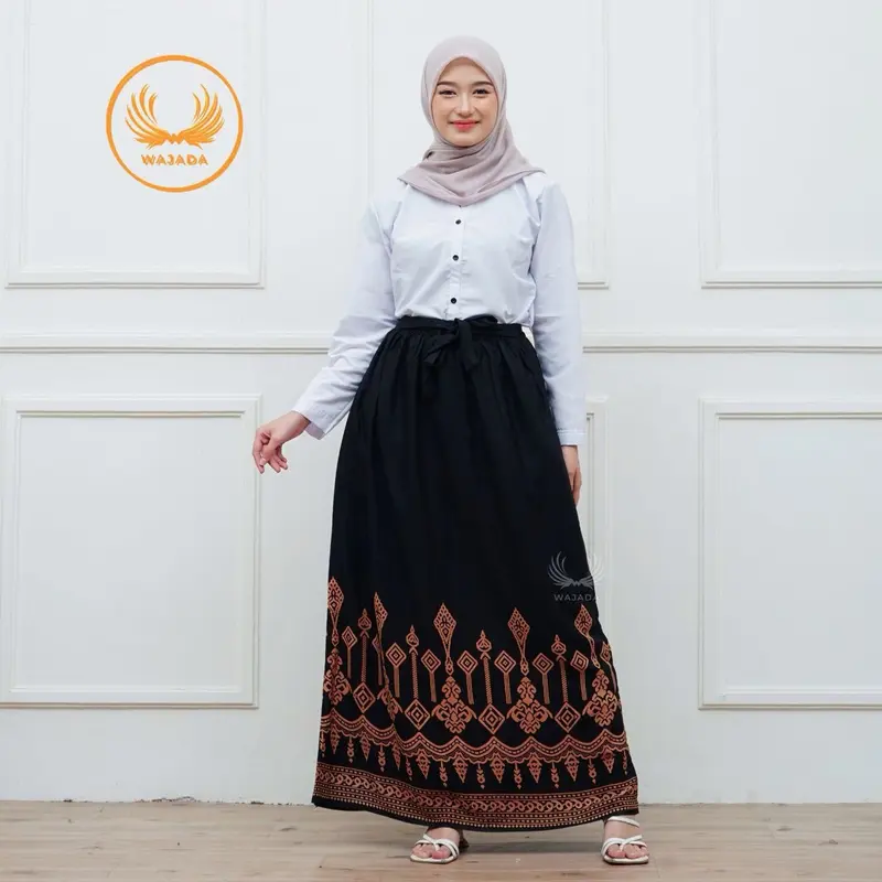 ROK SANTRIWATI ROK BATIK WANITA BAWAHAN WANITA ROK BAHAN RAYON ROK GOYOR Muslim Motif Hitam Panjang Bawahan Karet Katun 1