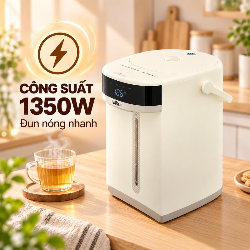 Bình thủy điện Bear công suất 1350W đun nóng nhanh, ruột bình inox 304, màn hình hiển thị nhiệt độ rõ ràng, cửa sổ quan sát mực nước tiện lợi, thiết kế hiện đại dễ sử dụng, phù hợp pha trà, cà phê và dùng nước nóng hằng ngày