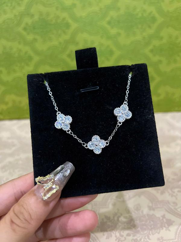 Lắc tay CỎ 4 LÁ đính đá Mois hàng thiết kế riêng sang trọng quý phái cho nữ